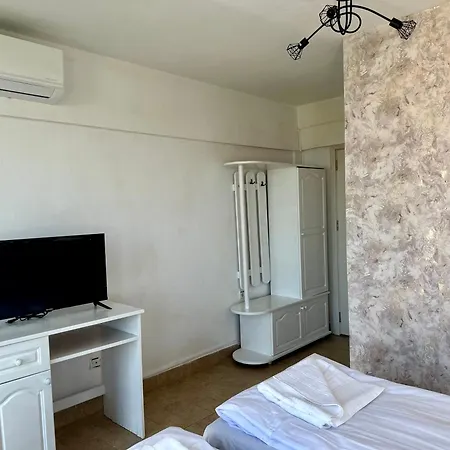 елисей Hotel Czernomorec
