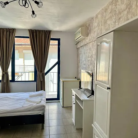 елисей Hotel Czernomorec