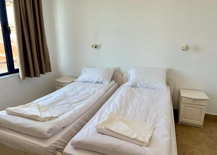 елисей Hotell Tjernomorets