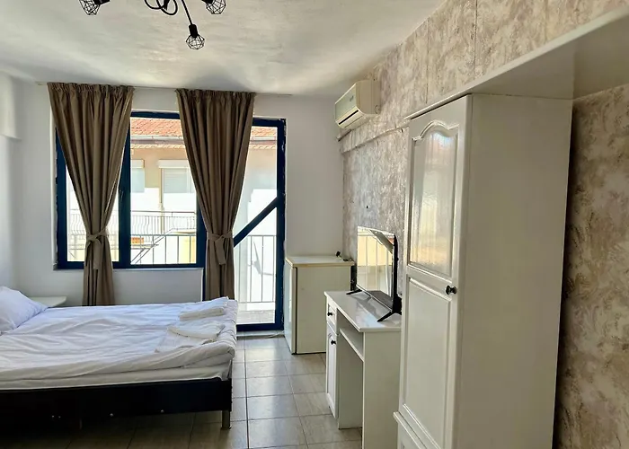 елисей Hotell Tjernomorets