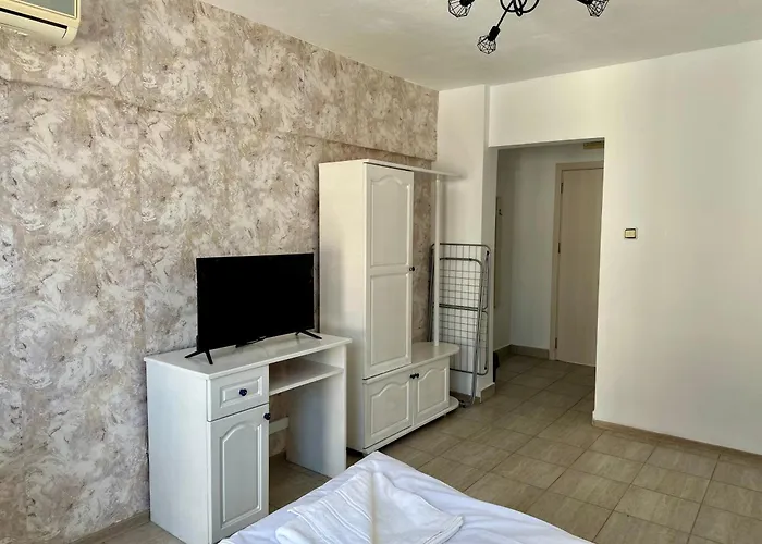 елисей 2* Tjernomorets