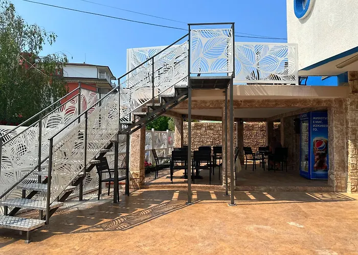 елисей 2* Tjernomorets